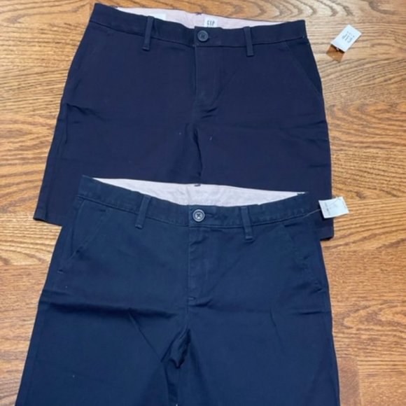 2 items: Gap NWT uniform shorts in kids size 14 - Picture 2 of 4